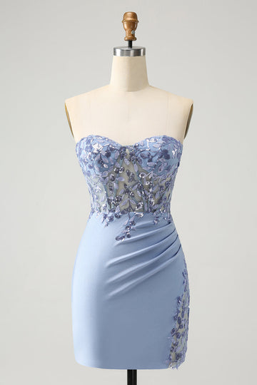 Vestido de cóctel ajustado sin tirantes con apliques de lentejuelas y escote corazón color lila brillante